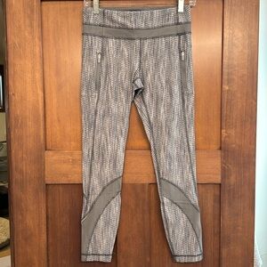 Lululemon leggings size 6